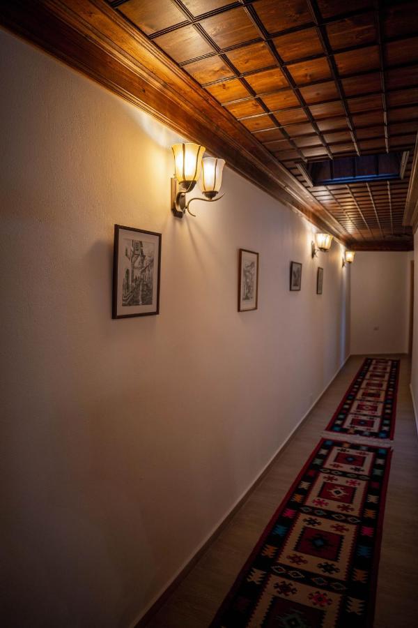 Hotel Borklad Берат Екстер'єр фото