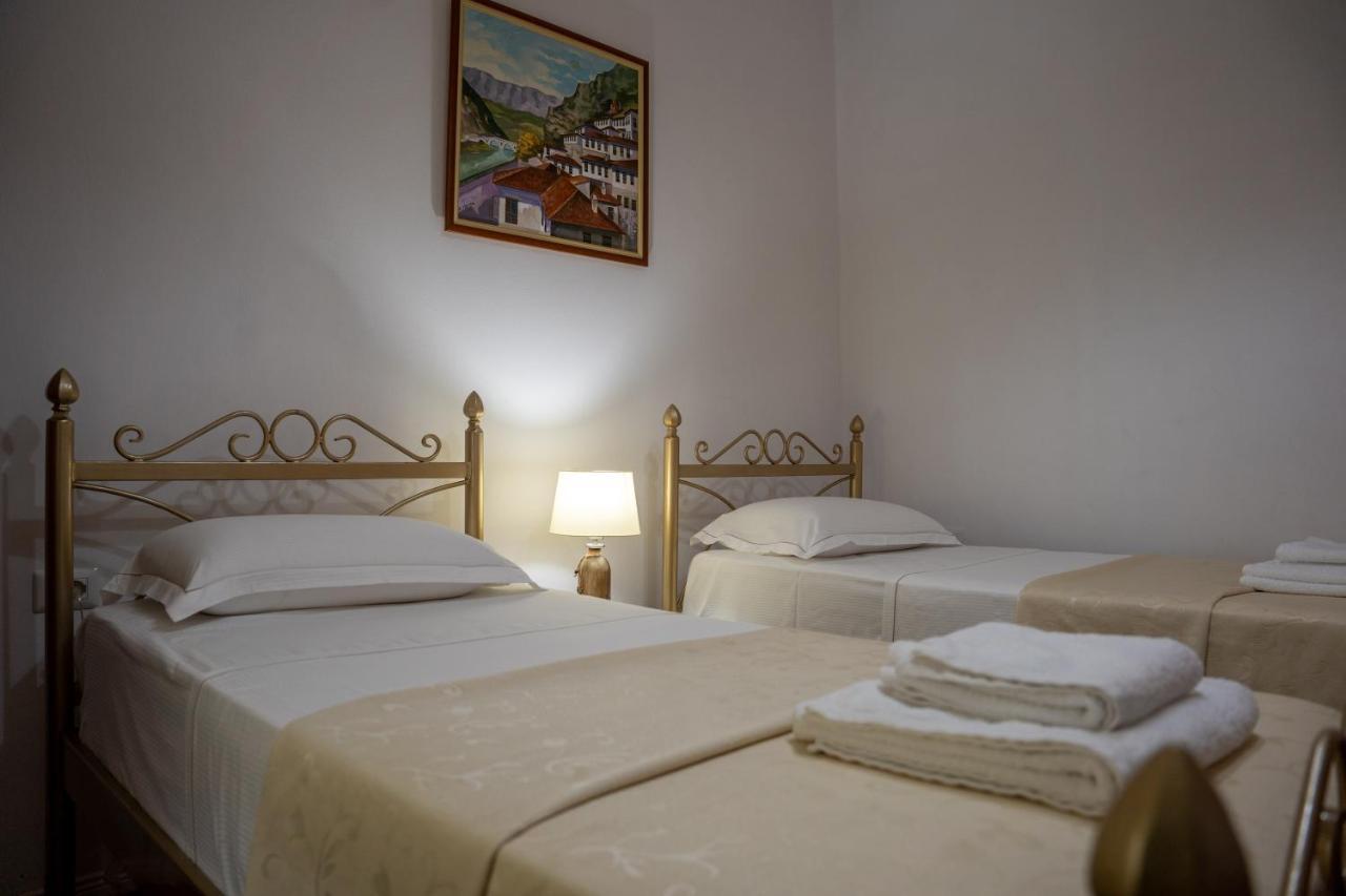 Hotel Borklad Берат Екстер'єр фото