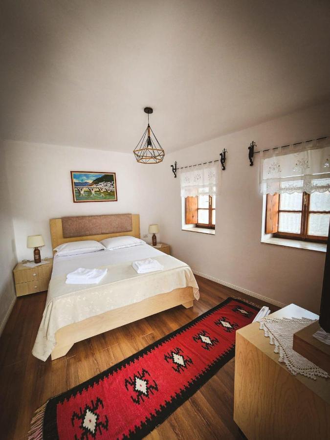 Hotel Borklad Берат Екстер'єр фото